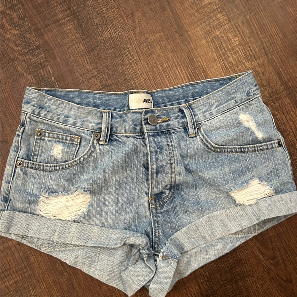 Amuse society size 25 cuffed Jean shorts